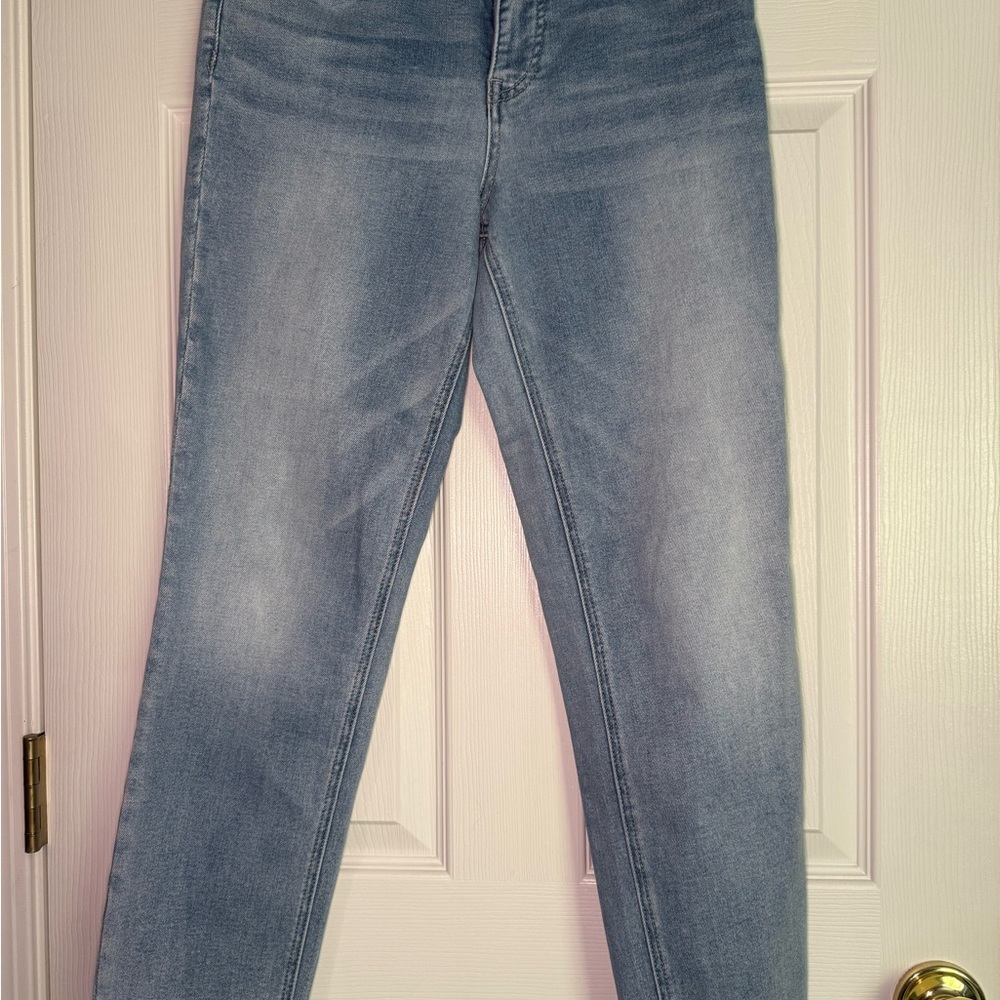Women's Light Blue Jeans